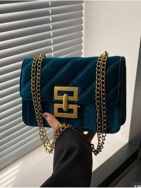 Quilted Teal Velvet Shoulder Bag with Gold Chain and Clasp